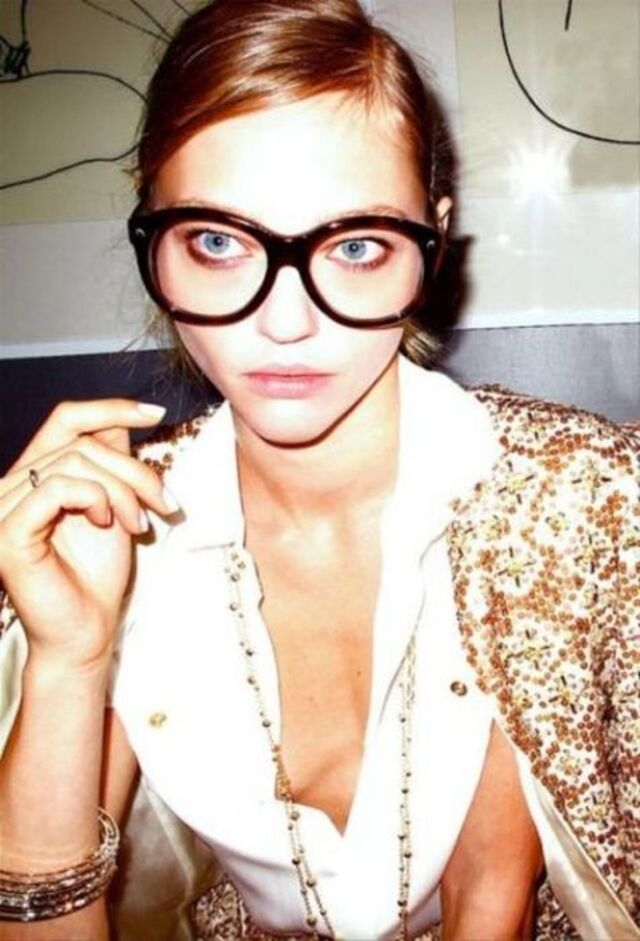 girlswithglasses51_047