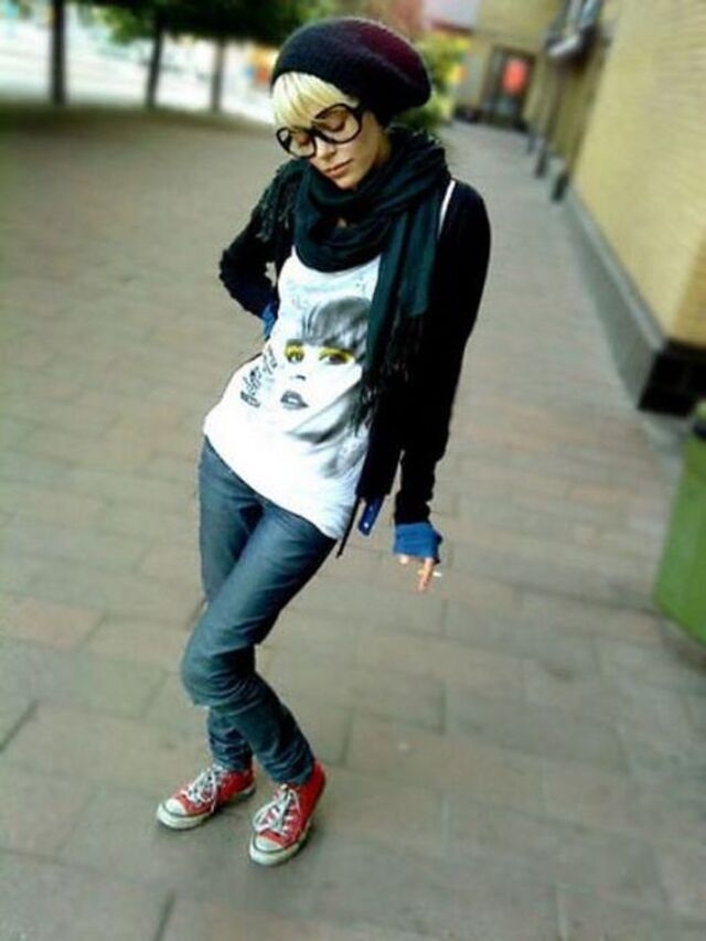 girlswithglasses51_049