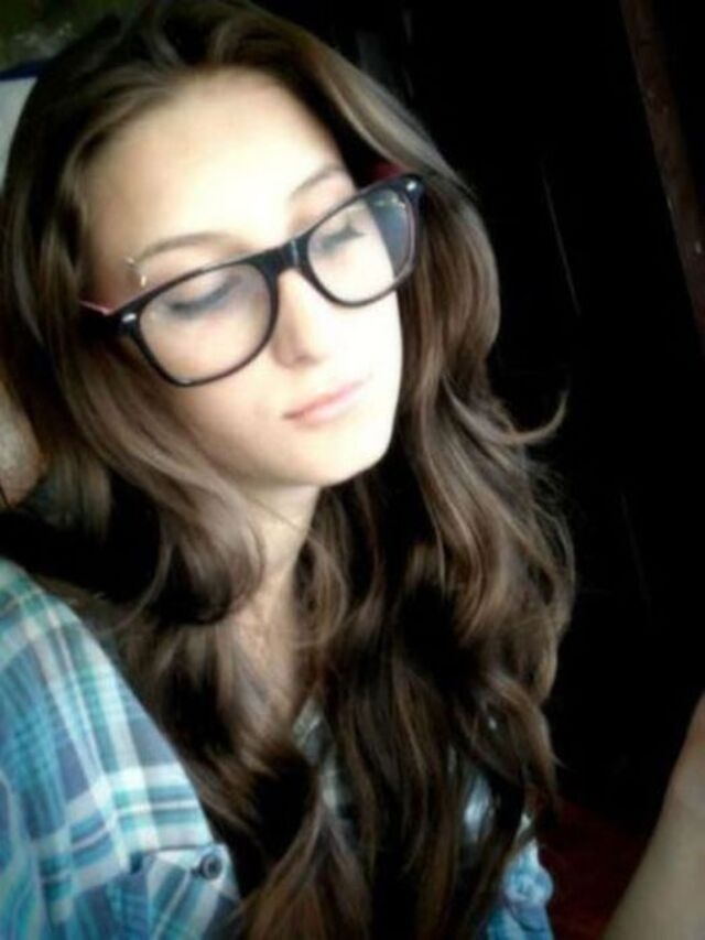 girlswithglasses52_003