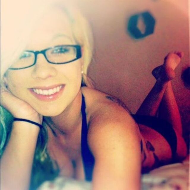 girlswithglasses52_012