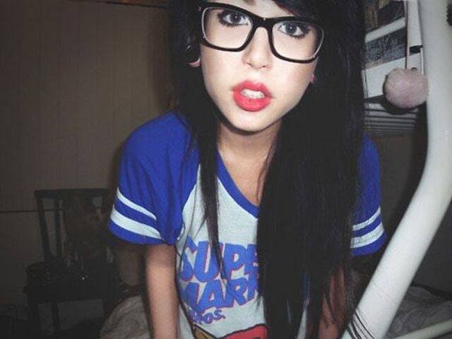 girlswithglasses52_013