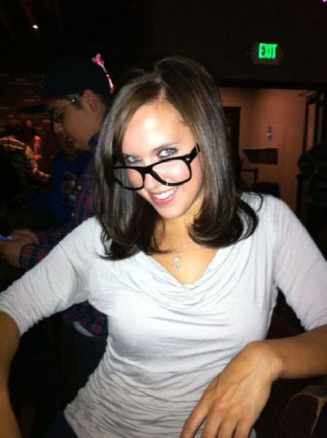 girlswithglasses52_015