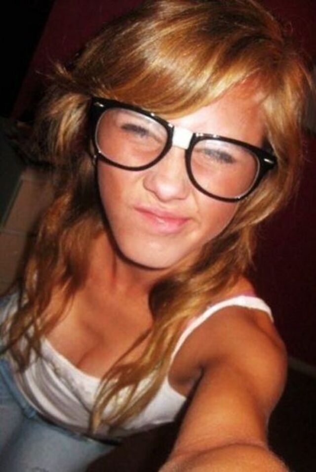 girlswithglasses52_016