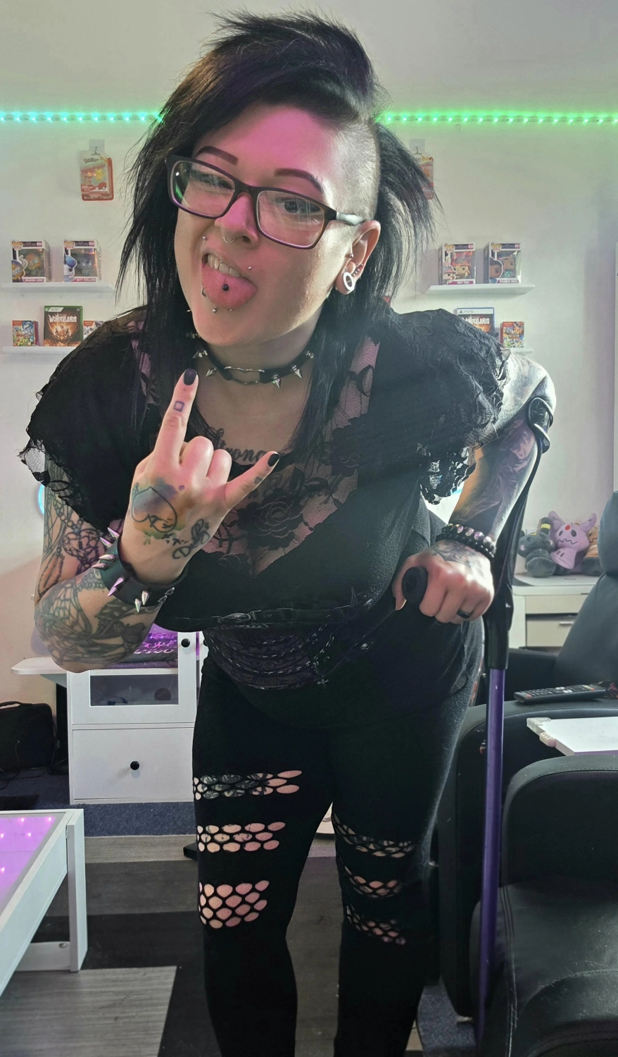 girlswithglasses52_032