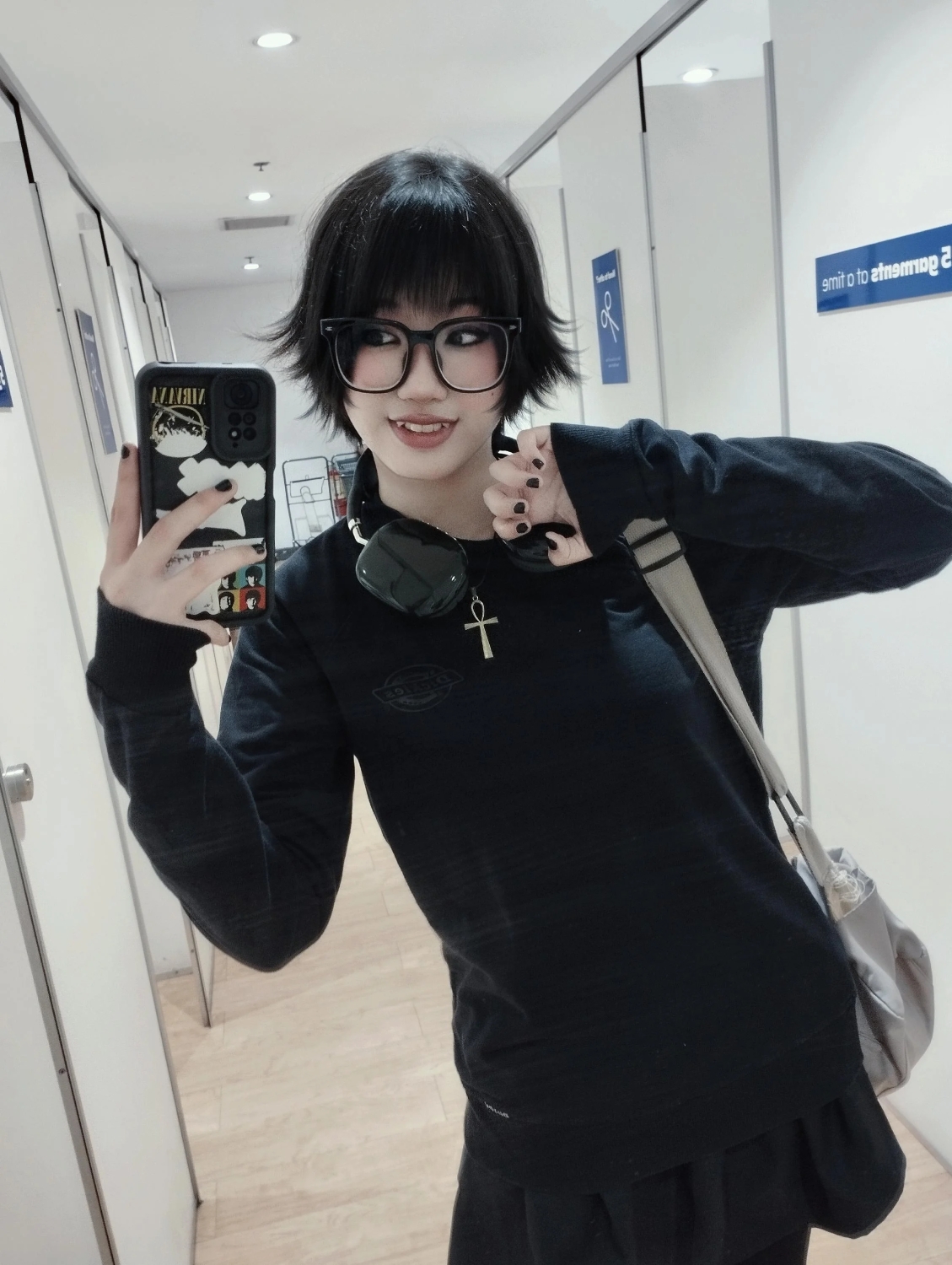 girlswithglasses52_033
